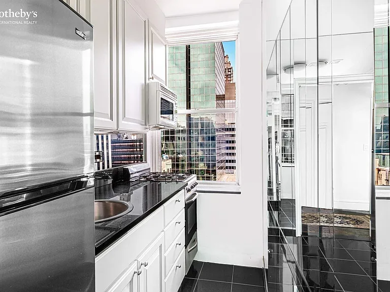 781 5th Ave #1614 — Photo 4