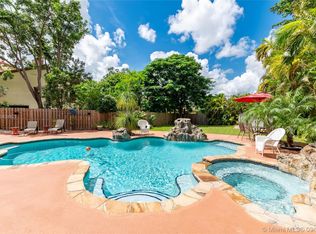 8806 SW 150th Place Cir, Miami, FL 33196