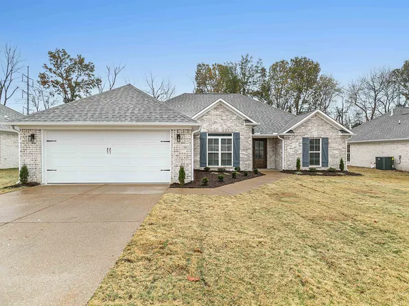 54 Golden Brooke Dr, Jackson, TN 38305