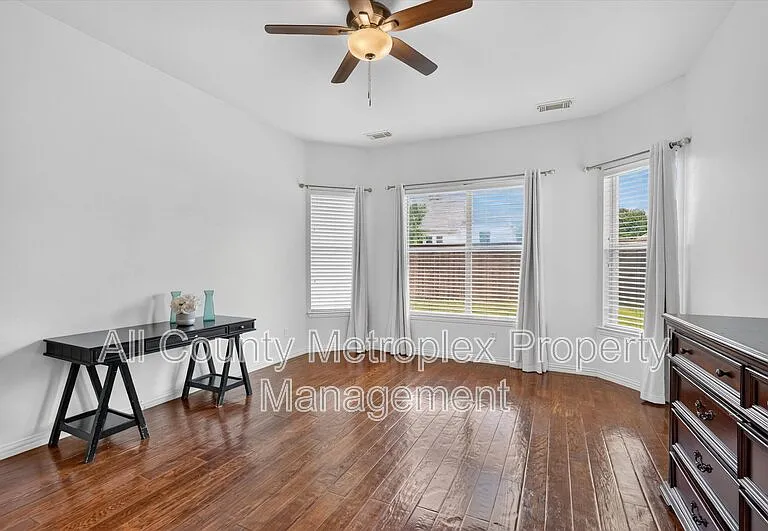 822 Shadybrook Dr #4 — Photo 6