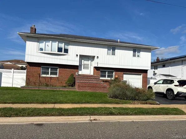 264 Forest Avenue, Massapequa, NY 11758