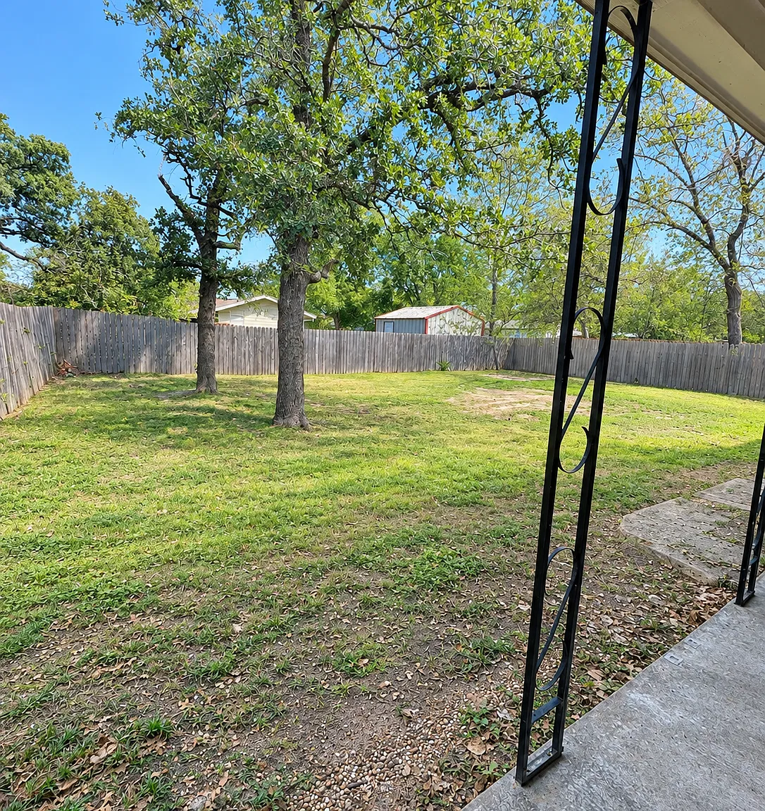 4 bed, 1600 sqft, $1,800 — Photo 2