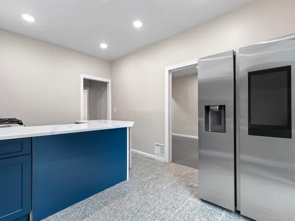 99 West 50th Street image 19 of 44