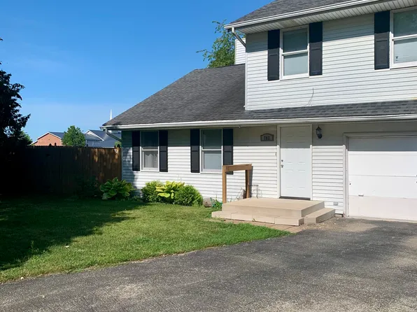 702 N View St, Hinckley, IL 60520