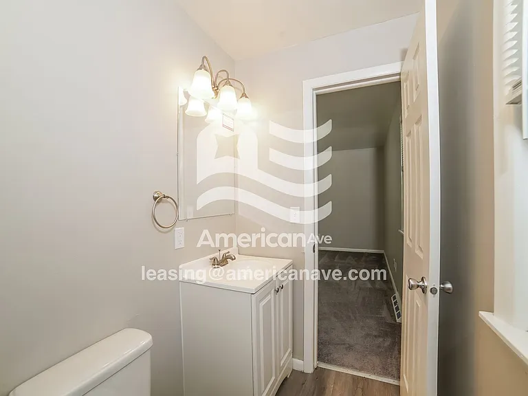 1269649_014_bathroom_13833254.jpg