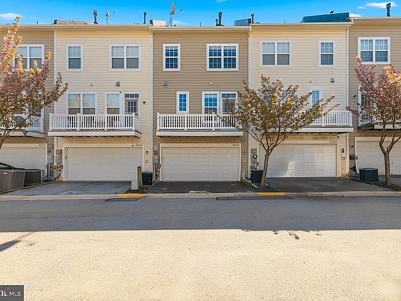 3rd image of 4210 Talmadge Cir