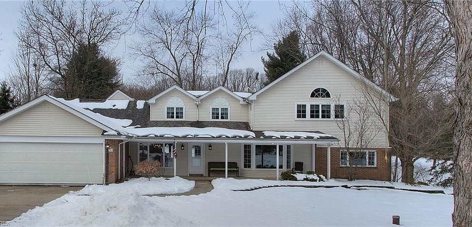 1st image of 40 Meadowhill Ln