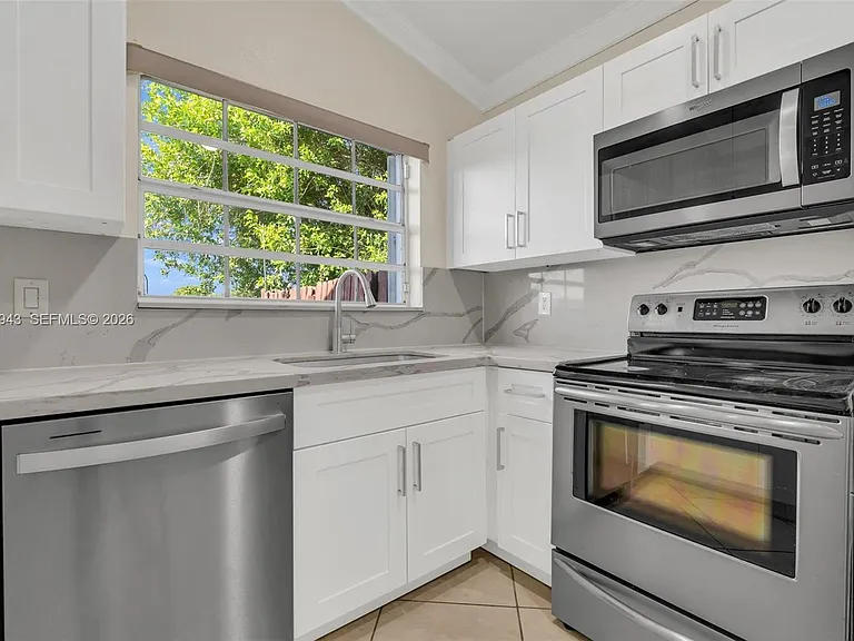 15311 SW 52nd Ter — Photo 16