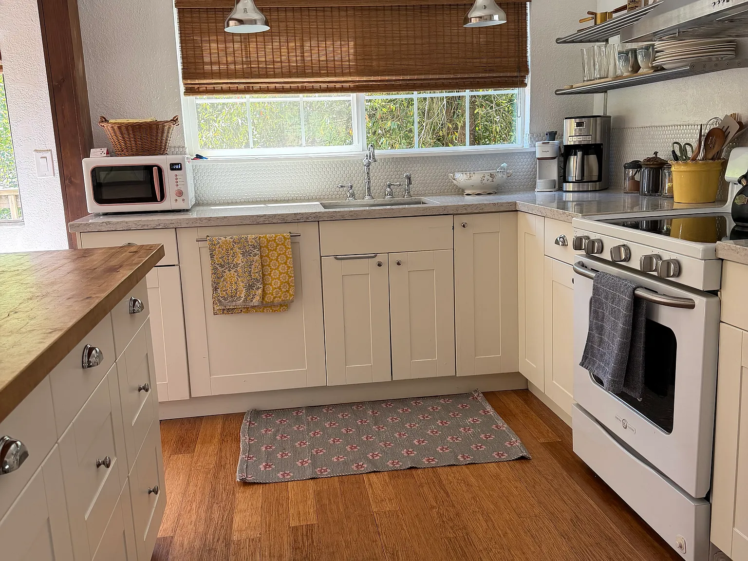 2 bed, 1028 sqft, $3,000 — Photo 2