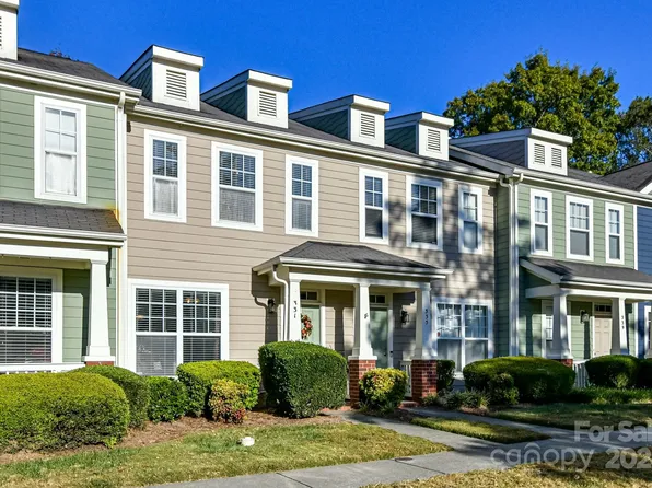 331 Hurston Cir, Charlotte, NC 28208