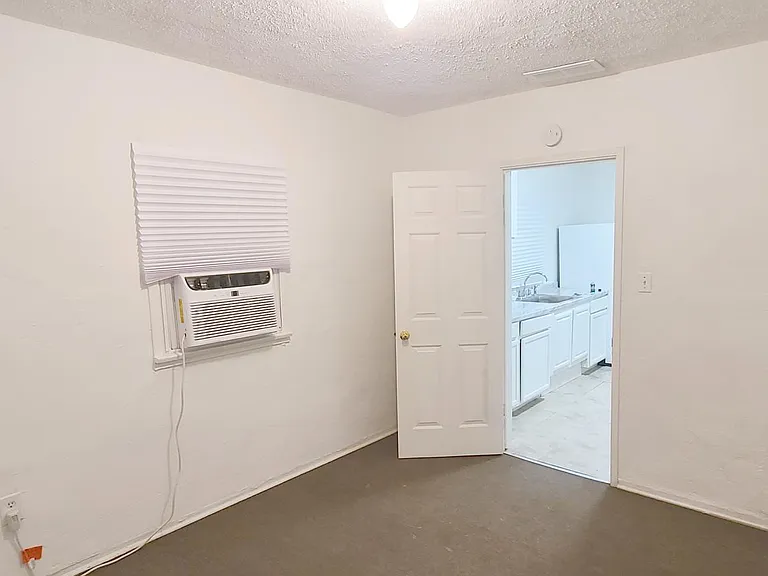 1220 E Ogden Ave — Photo 15