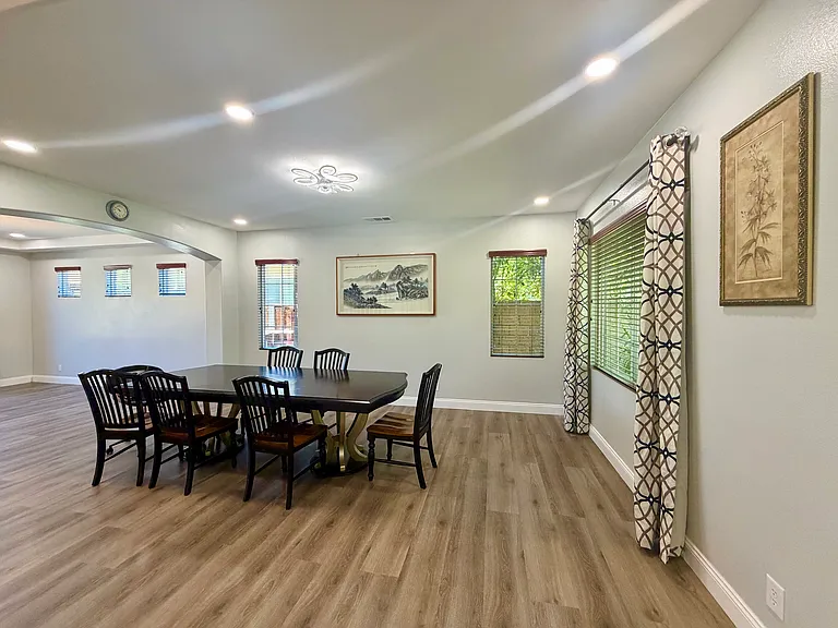 37121 Edgemont Dr — Photo 4