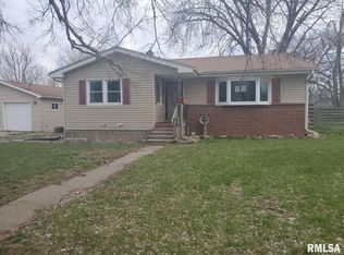 350 21st Pl, Clinton, IA 52732