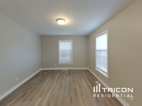3rd image of 4002 Raymond Ave