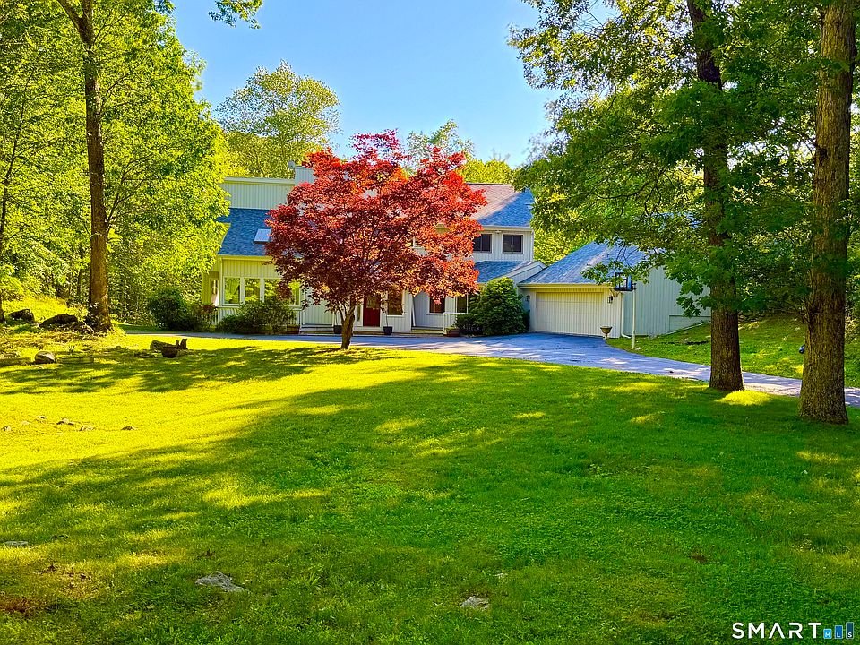 1st image of 40 Greenfield Dr