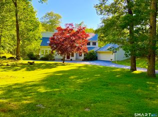 40 Greenfield Dr, Weston, CT 06883
