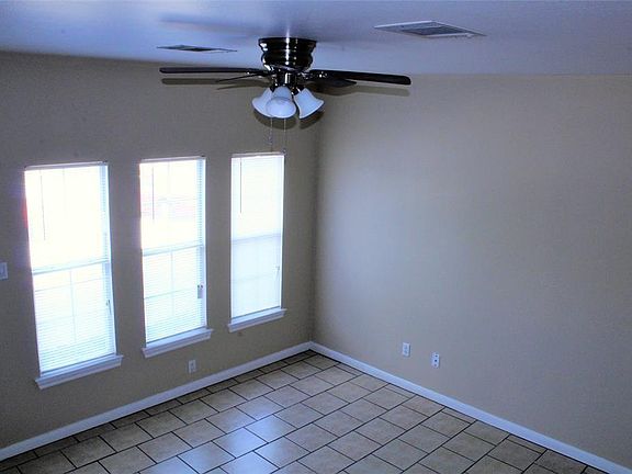 3rd image of 1616 Avenue N APT 6