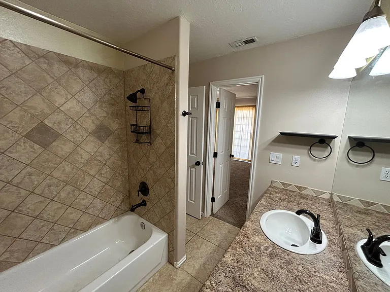 1045 N 1725 W — Photo 21