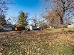 203 E Locust St, Saybrook, IL 61770