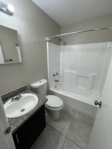 Bentley Villas — Photo 15