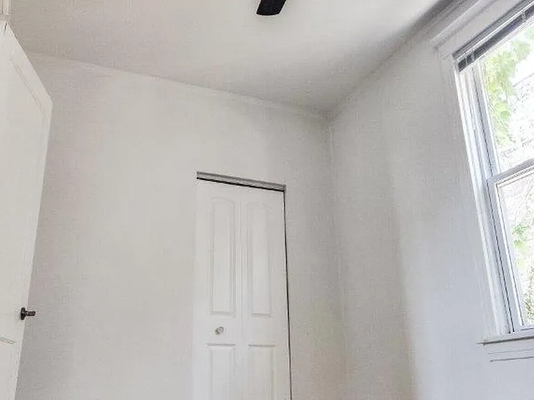 3909 W Schubert Ave — Photo 2