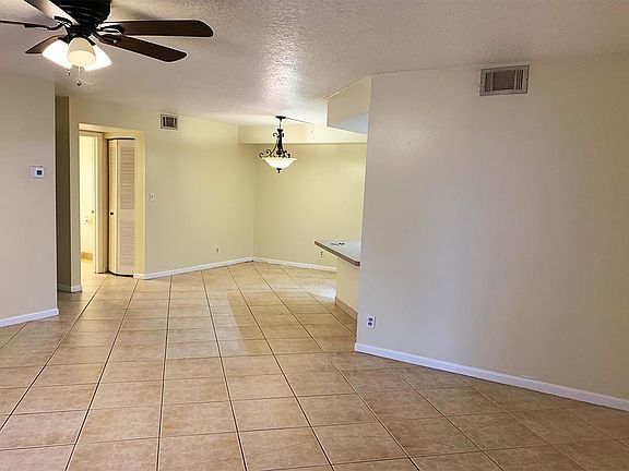 4th image of 6519 Chasewood Dr APT B