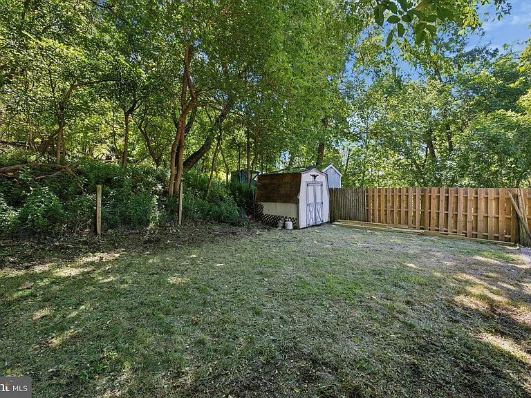 153 Parker Ave #B — Photo 5