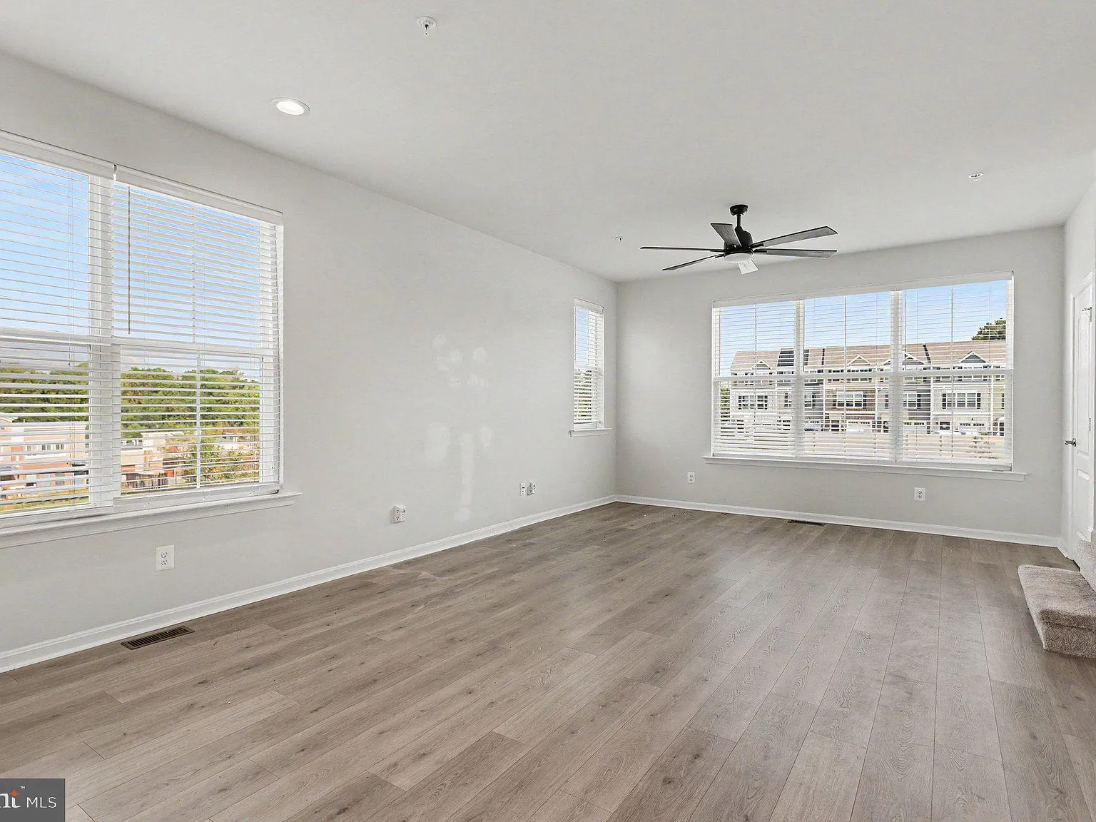 2 bed, 2.5 bath, 1473 sqft, $2,700 — Photo 2