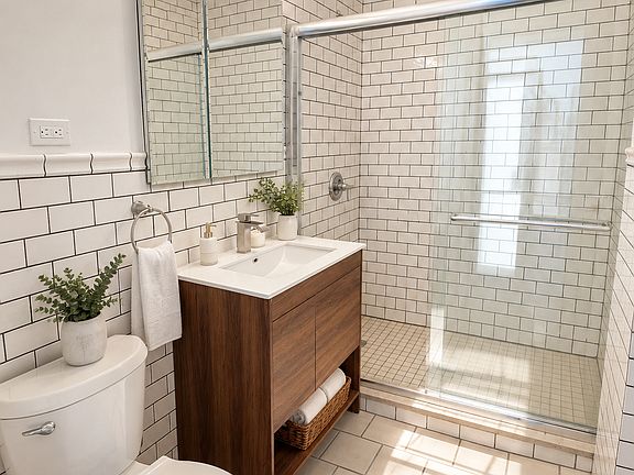 4th image of 70 Wyckoff Ave APT 1F