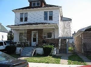 2nd image of 90 Oak St APT 4