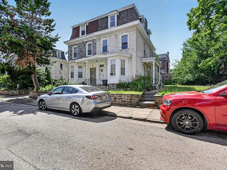 45 E Pastorius St #B — Photo 2