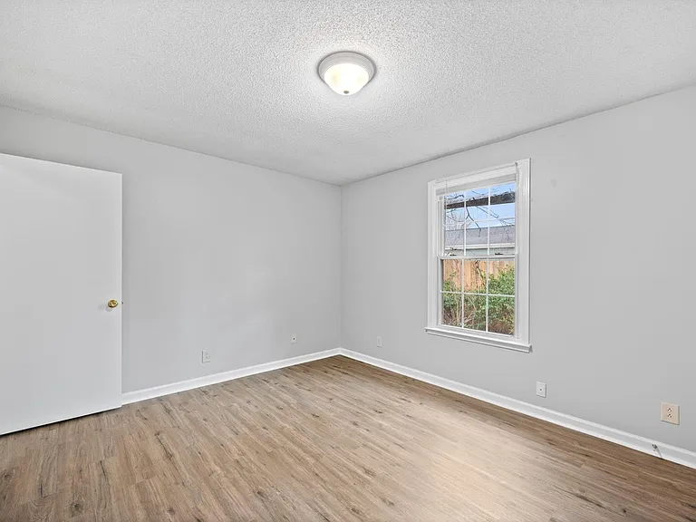 703 Power St — Photo 5