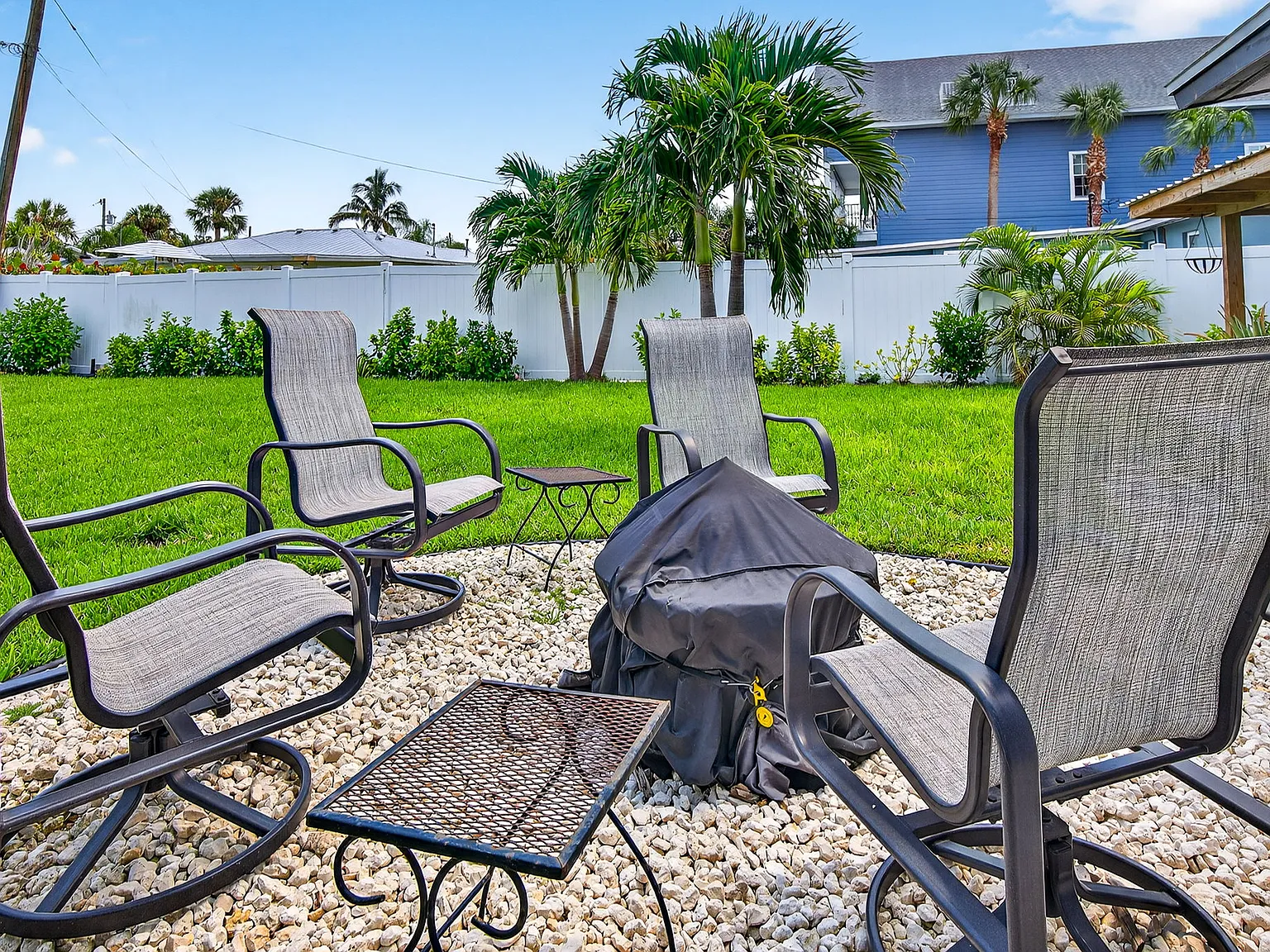 3 bed, 1000 sqft, $5,000 — Photo 4