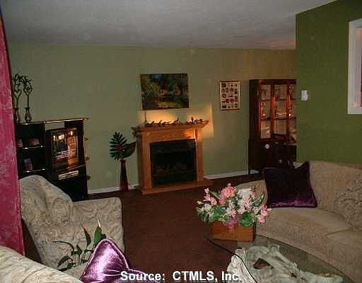 746 Oronoke Rd. Living Room