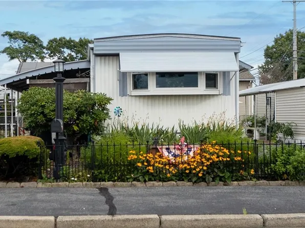 46 Lowell Ave, Pawtucket, RI 02861