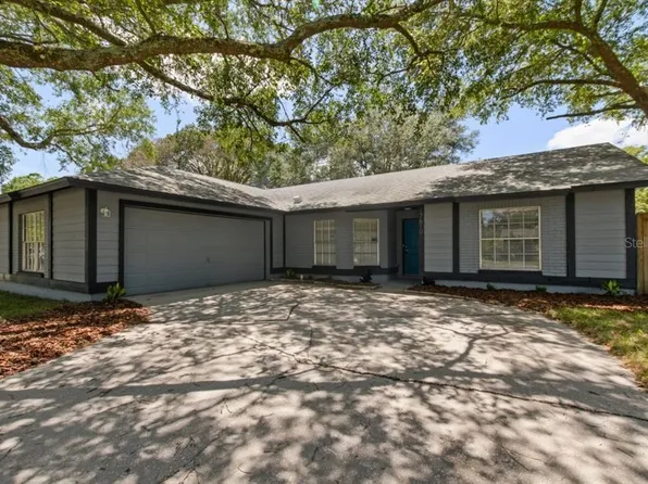 17610 Willow Pond Dr, Lutz, FL 33549