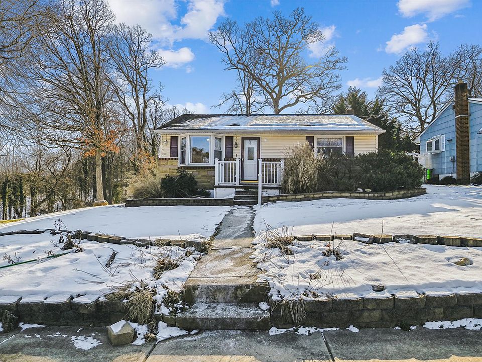 1st image of 15 Mapledale Ave