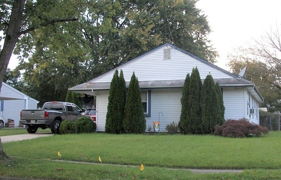 2nd image of 105 Holly Dr
