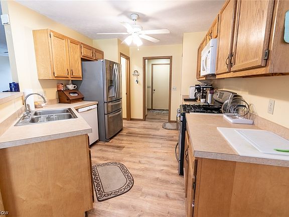 5th image of 2045 Ellsworth Dr