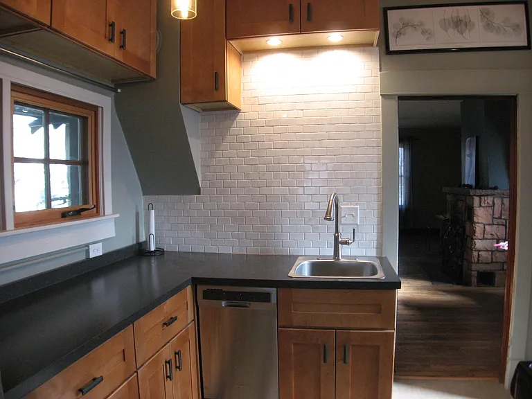 600 Remington St — Photo 11