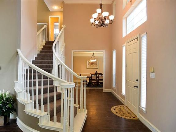 4th image of 6701 Creekside Ln