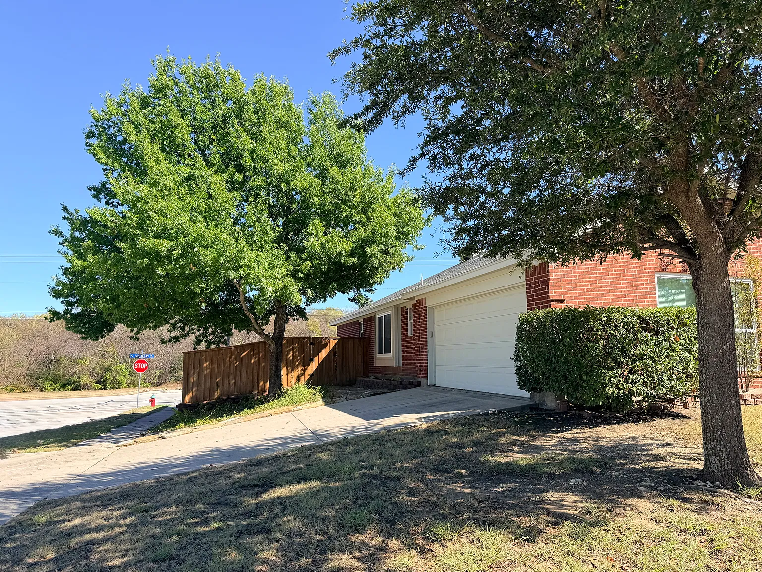 3 bed, 2.0 bath, 1781 sqft, $1,895 — Photo 3
