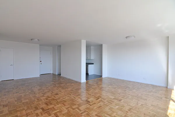 Rented by Nest Seekers International | media 39