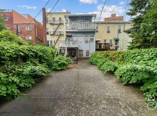 2514 Newtown Ave, Astoria, NY 11102
