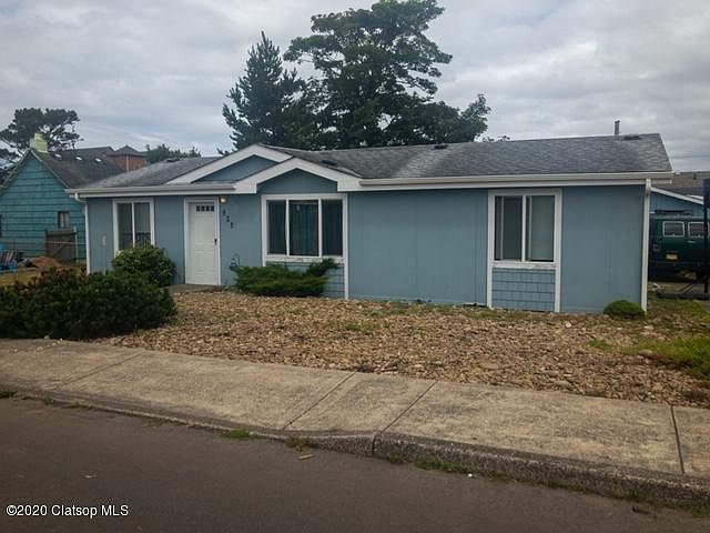 2nd image of 828 9th Ave