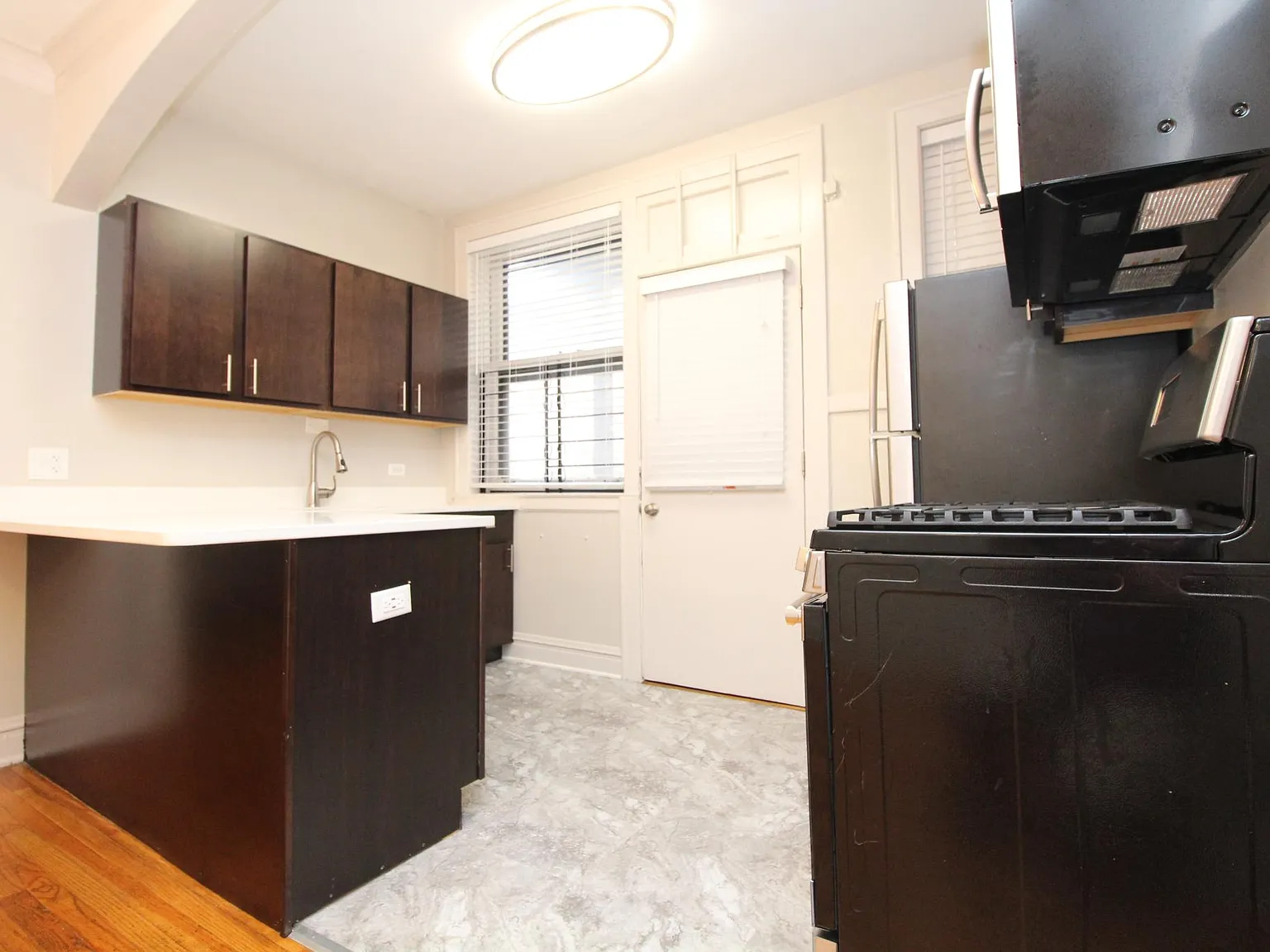1 bed, 600 sqft, $2,200 — Photo 3