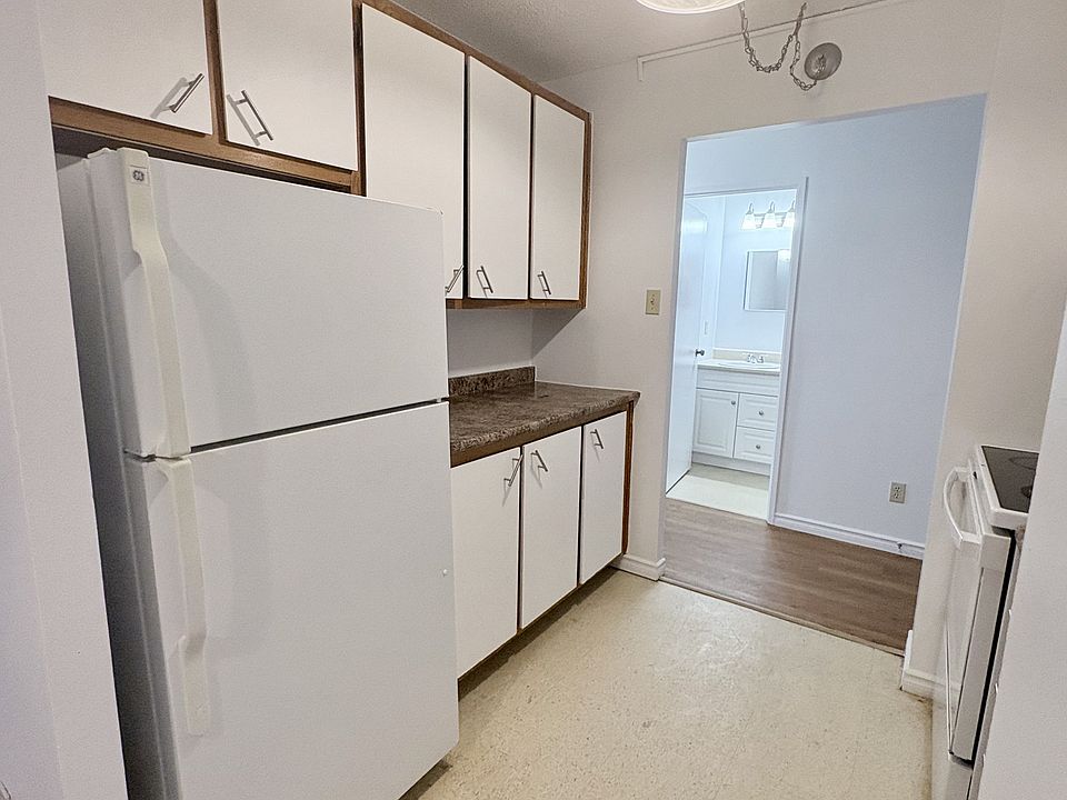 1st image of 746 Laflin St