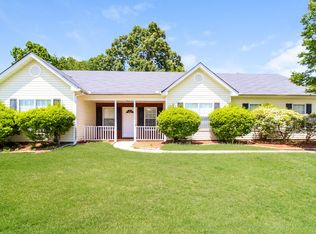 301 Greenleaf Ct, Loganville, GA 30052