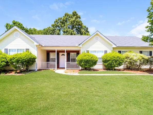 301 Greenleaf Ct, Loganville, GA 30052