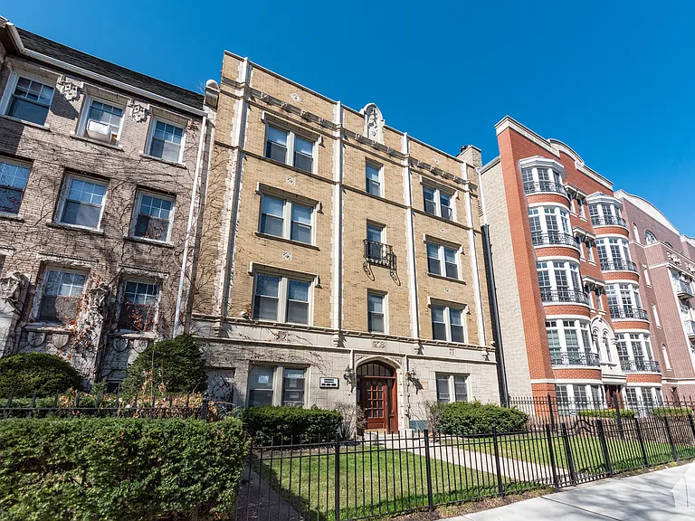 638 W Wrightwood Ave #O2O8 — Photo 9